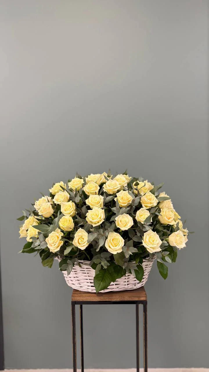 Букет Корзина из белых роз